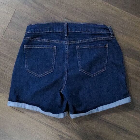 Old Navy the Sweetheart Dark Wash Cuffed Shorts size 4 - Picture 2 of 8